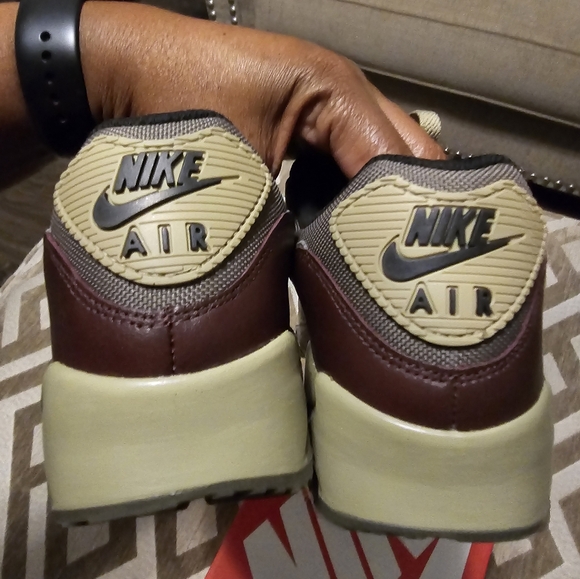 Nike's - Picture 6 of 8